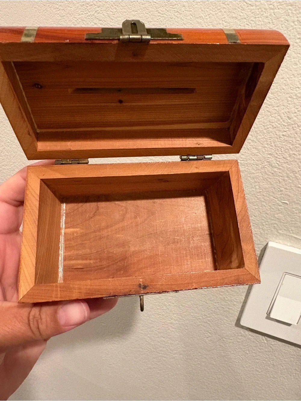 Vintage Cedar Wood Trinket Treasure Chest #443 Made in USA Independence, MO
